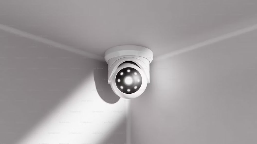عکس دوربین مداربسته در خانه